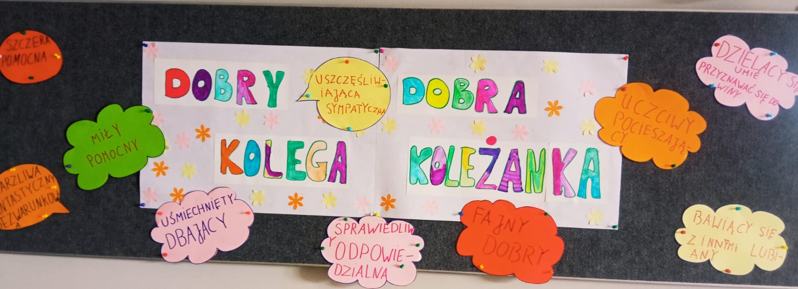 A co słychać w Świetlicy? 🙂 Dzieci ze świetlicy z radością stworzyły plakat o tym jaki powinien być dobry kolega i dobra koleżanka. Było dużo śmiechu, kreatywnych pomysłów i wspólnej zabawy.            