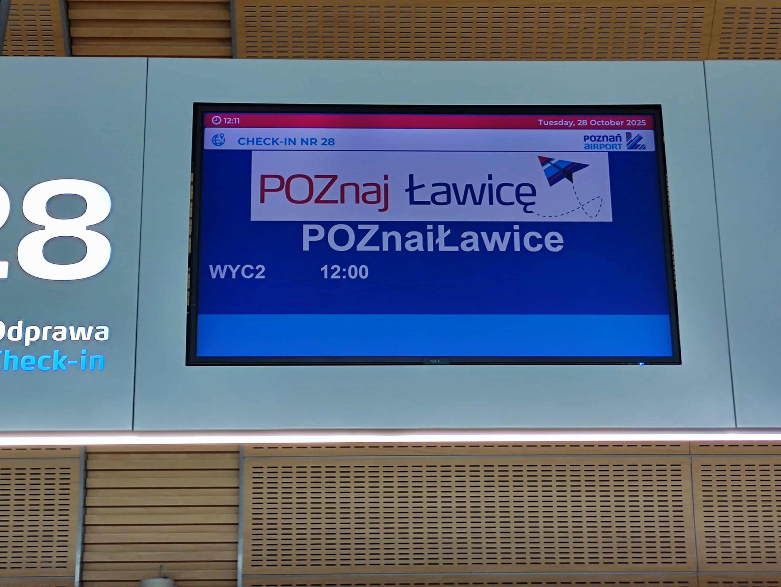 Dnia 28 października br. uczniowie klasy 2c wzięli udział w wycieczce edukacyjnej w ramach programu „POZnaj Ławicę – pakiet EXTRA (Klasa VIP)” na lotnisku w Poznaniu. Dzieci zobaczyły, jak wygląda realna infrastruktura lotniska: terminal, płyta postojowa, samoloty, służby pomocnicze. Zdobyły wiedzę o kolejnych etapach podróży lotniczej – od odprawy, przez kontrolę bezpieczeństwa, po boarding i […]