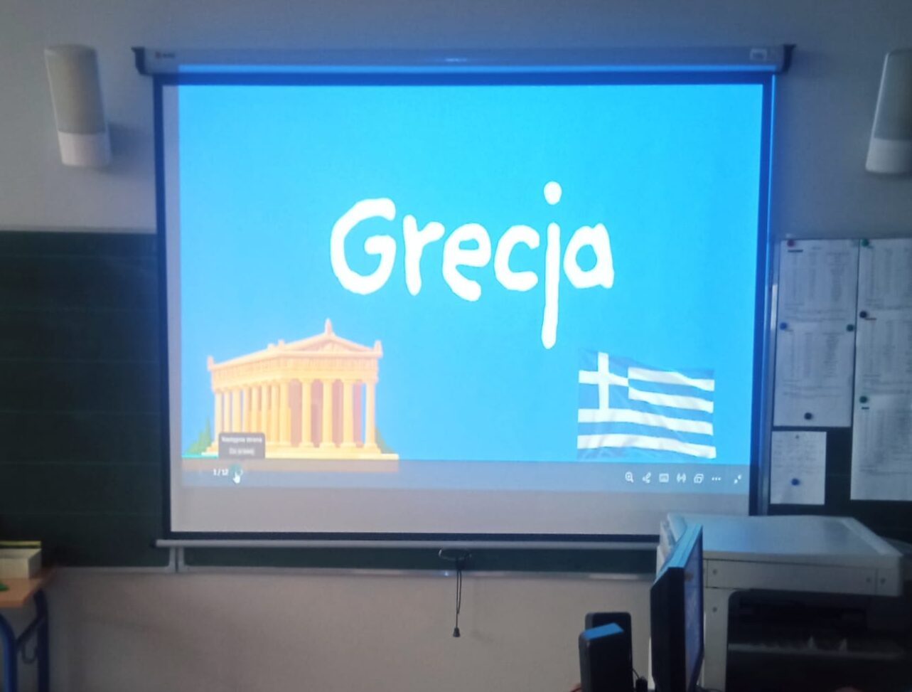 Świetlicowe podsumowanie realizowania Projektu Edukacyjnego Europa i ja 🙂 Dzieci sukcesywnie poznają najważniejsze informacje dotyczące Grecji🙂 Wiemy już dużo i to jeszcze nie koniec 😉